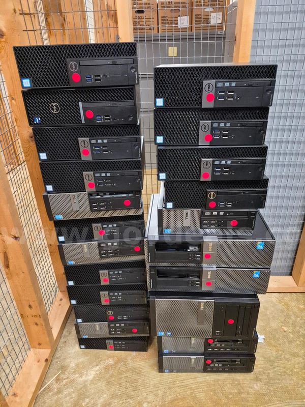 Lot of 22 Desktops (seller ref: red tag)