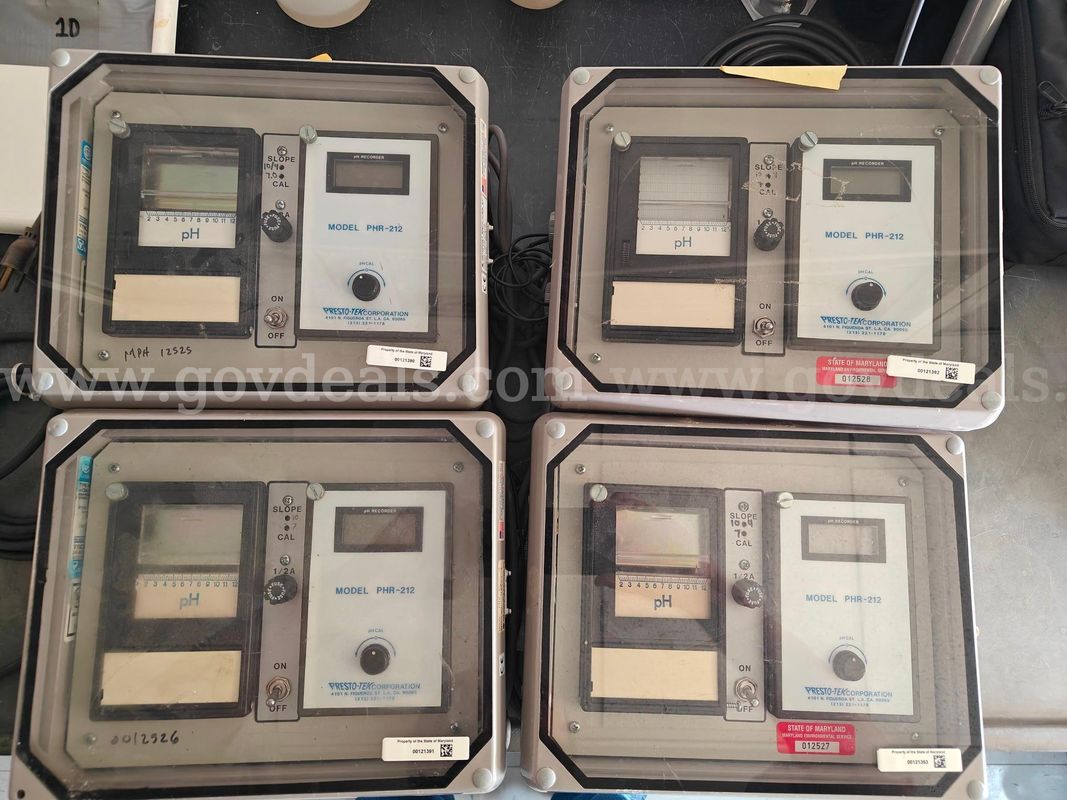 Lot of (4) Four Newport PH Meters