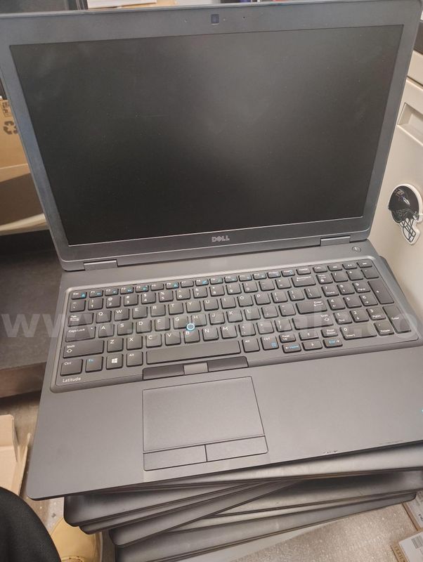 Lot of 14 Dell Latitude 5580 Laptops *NO POWER CORDS*