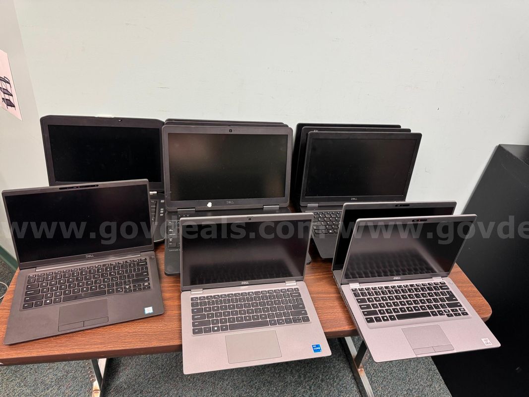 Lot of Dell Latitude Laptops: 11 Items