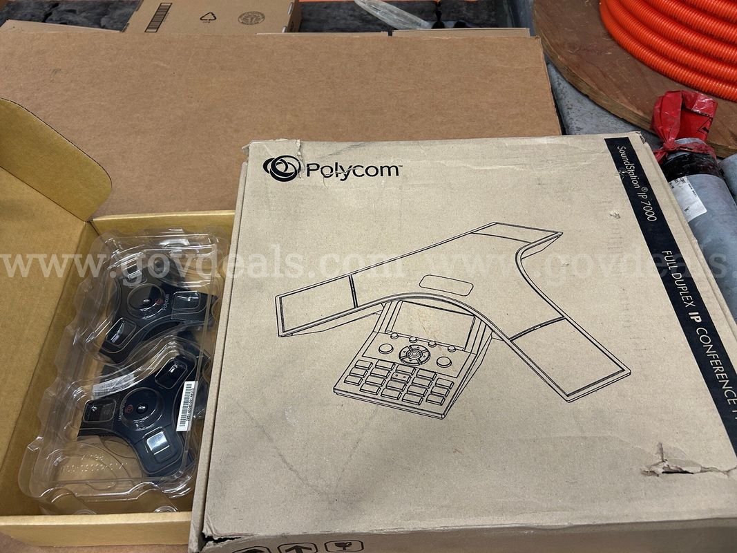 Polycom phone equipment: 11 items