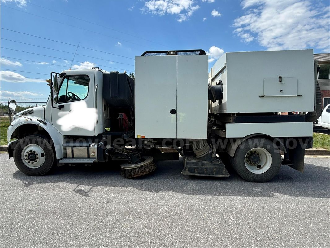 2019 Freightliner M2
