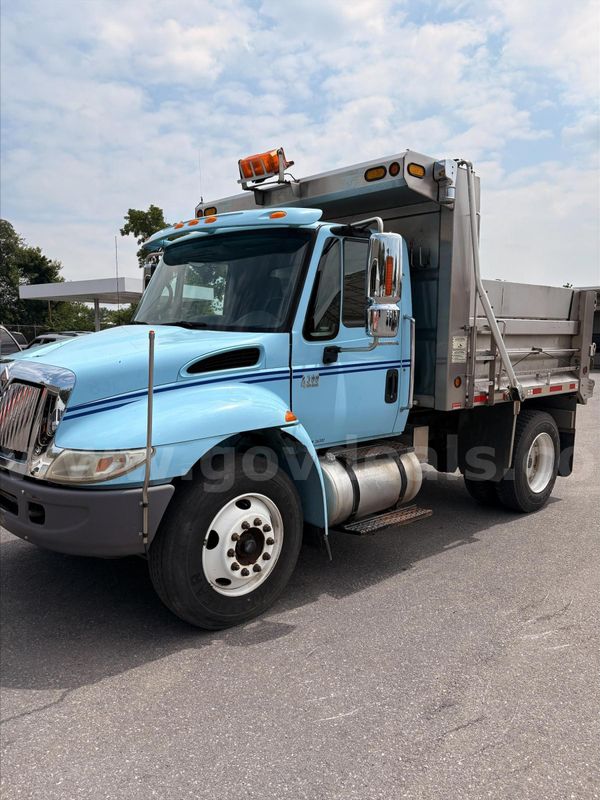 2008 International 4300 single axle dump