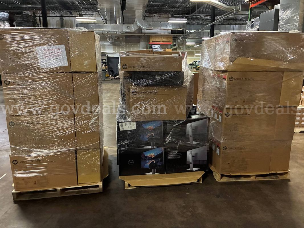 Used Dell 24" UltraSharp Monitors (102 total)