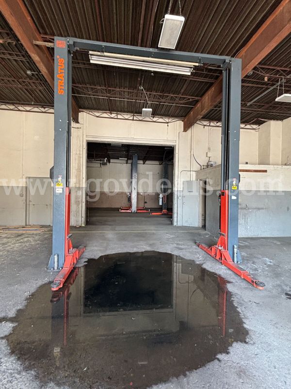 Autotec / Stratus 14,000 lb.Two-Post Vehicle Lift