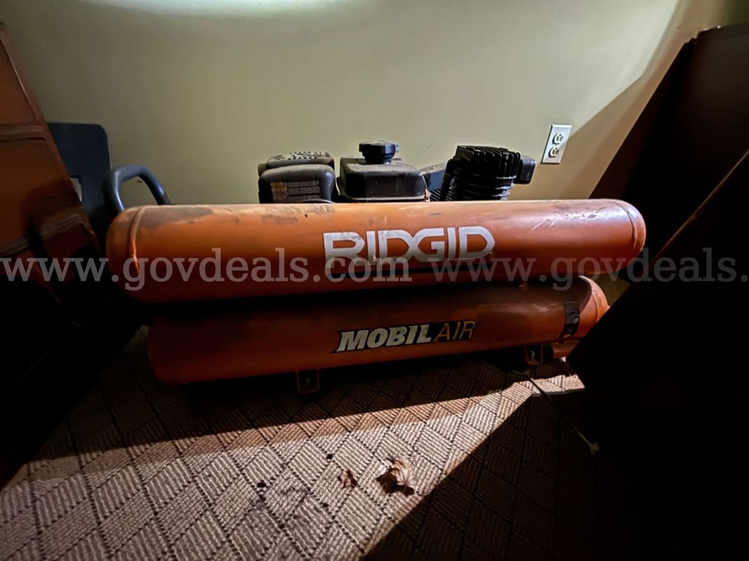 RIDGID Mobil Air GP80145SW Gas-Powered Wheelbarrow Air Compressor w/ Subaru 6.0 SP170 Engine