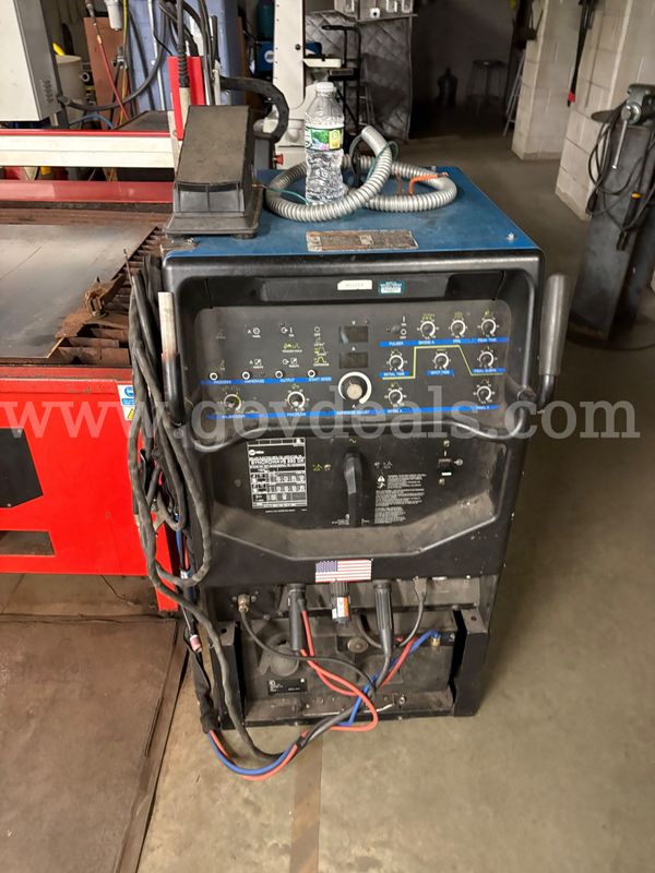 Miller Syncrowave 250 DX AC/DC TIG and Stick welding power source