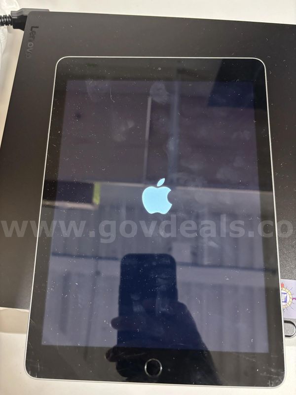 Apple 5th Gen iPads - Qty 65