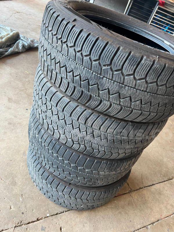 255/60R18 Matching set of 4