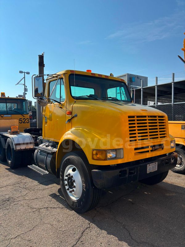 1999 International 8100 Tractor Truck (SUPER LOW MILEAGE)