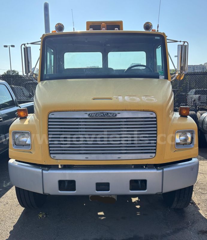 1994 Freightliner FL80 Tractor Truck (LOW MILEAGE)