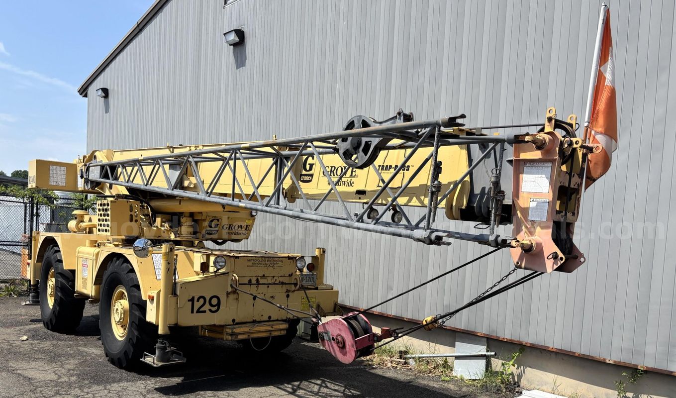 1993 Grove RT422 Rough Terrain Crane