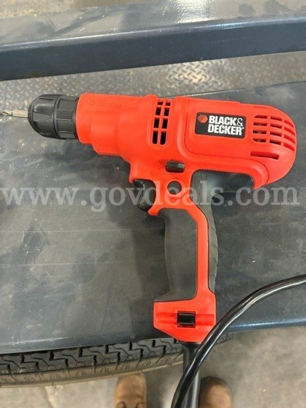 Black & Decker 3/8 inch 5.2 amp, corded drill
