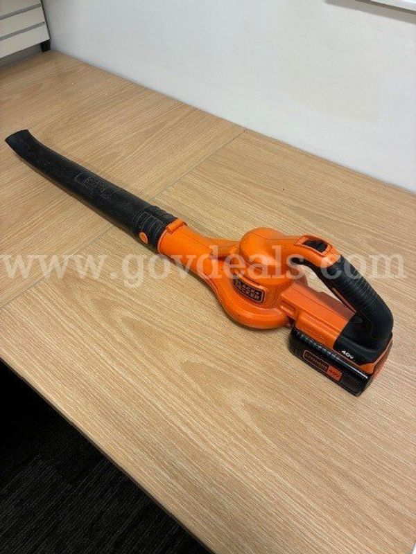 Black & Decker leaf blower