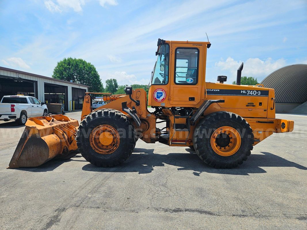 2000 Hyundai Front End Loader