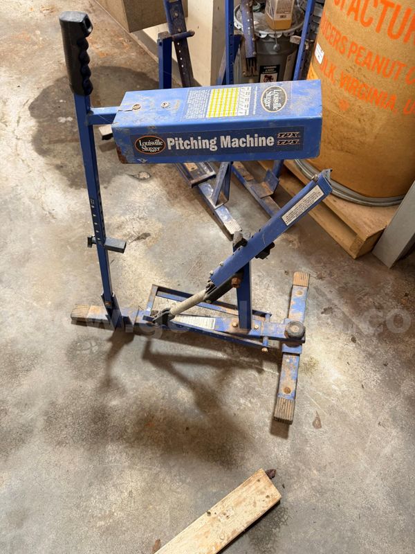 Louisville Slugger Pitching Machine