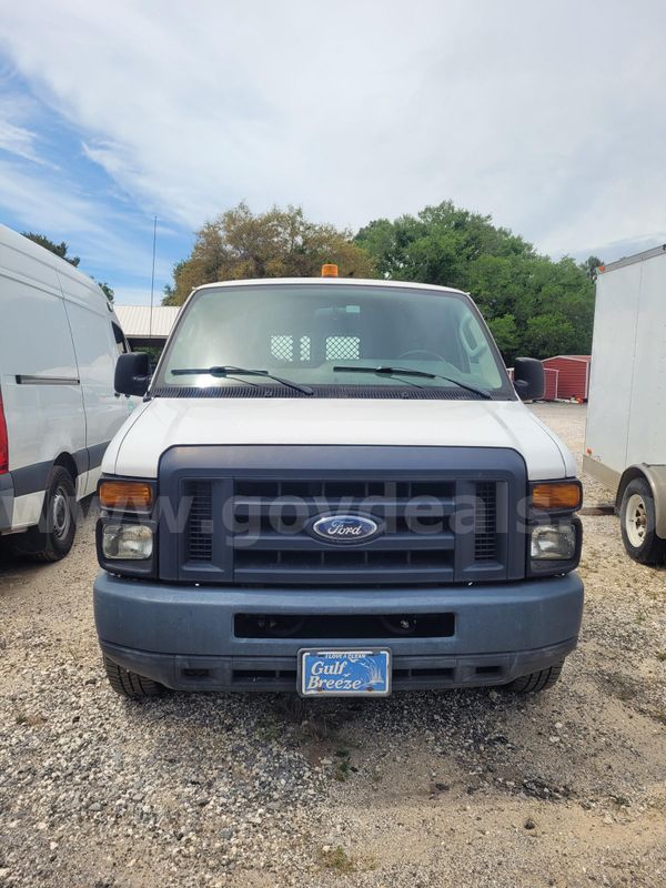 2013 Ford Econoline Cargo Van CNG