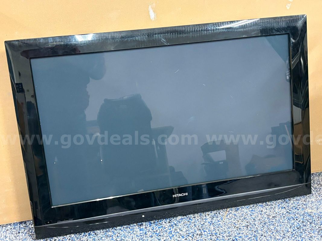 Lot of 5 Used Various Brand/Size Televisions - 42" Hitachi (1) & 55" Samsung (4)