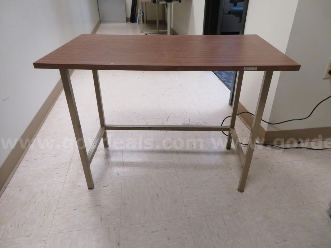Wood laminate table, 20"x36"
