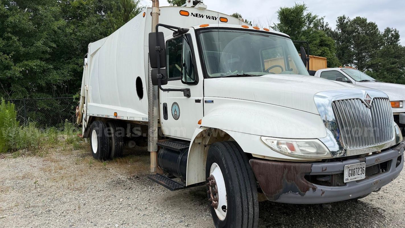 2009 International 4300 #708