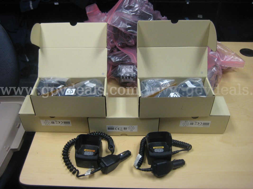 Lot of 30 Motorola APX Series Vehicle Car Chargers