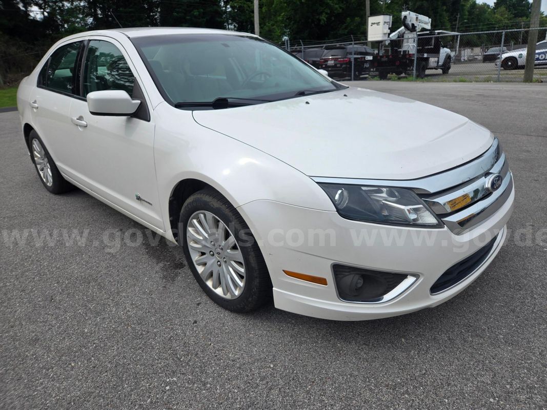 2010 Ford Fusion Hybrid Runs and Drives Great Watch Long Test Drive VIDEO