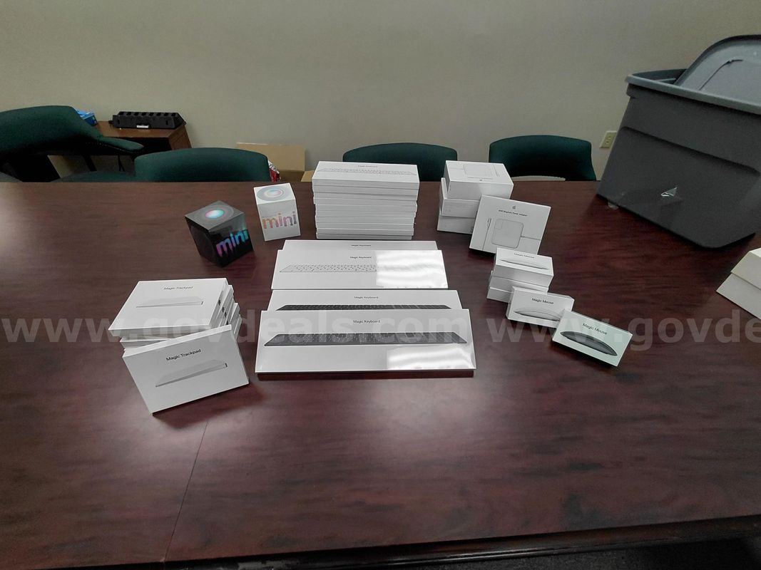 APPLE MAGIC KEYBOARDS/TRACK PADS/MOUSE/CHARGER/HOME POD MINI