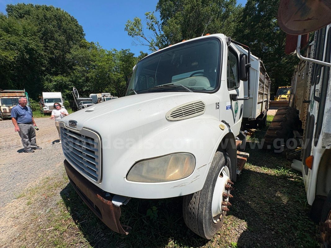 2013 Freightliner M2 106