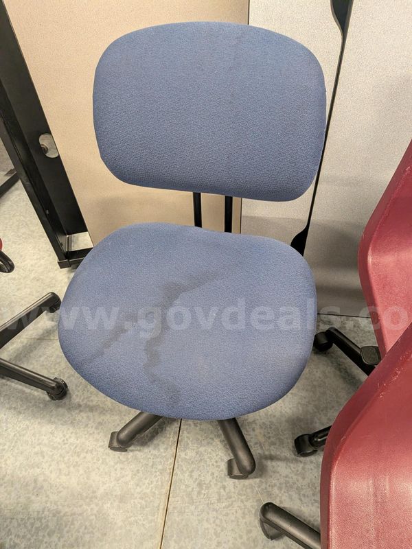 Blue fabric rolling office chair