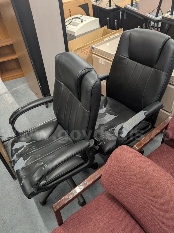 x2 rolling office chairs chairs