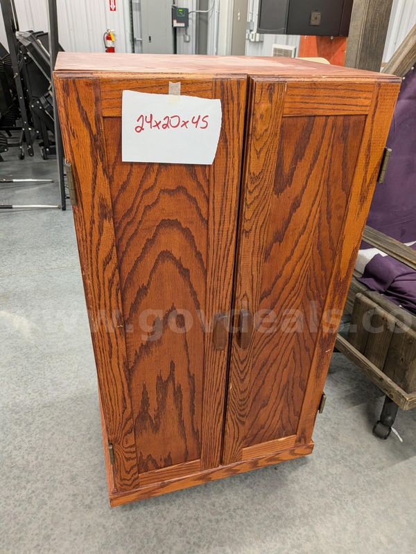 Rolling cabinet 24x20x45H