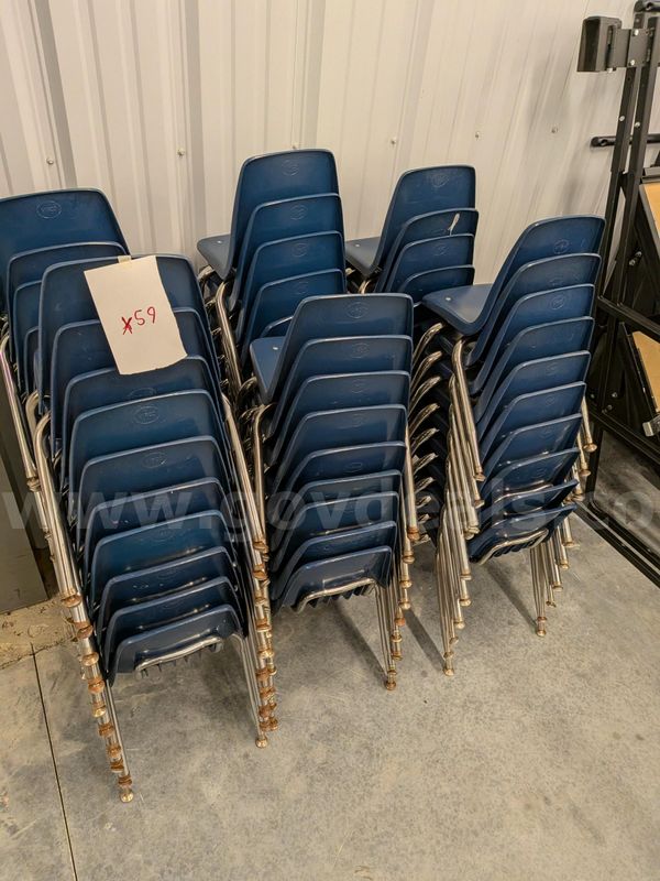 Small elementary chairs X59