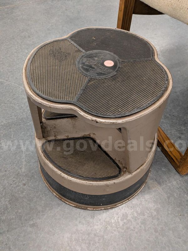 Kwik Step rolling step stool