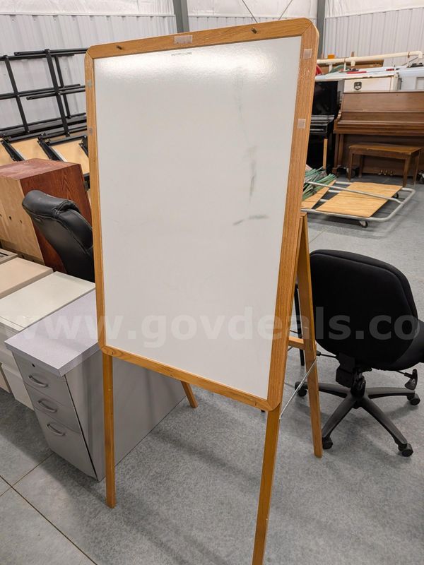 Dry erase board easel