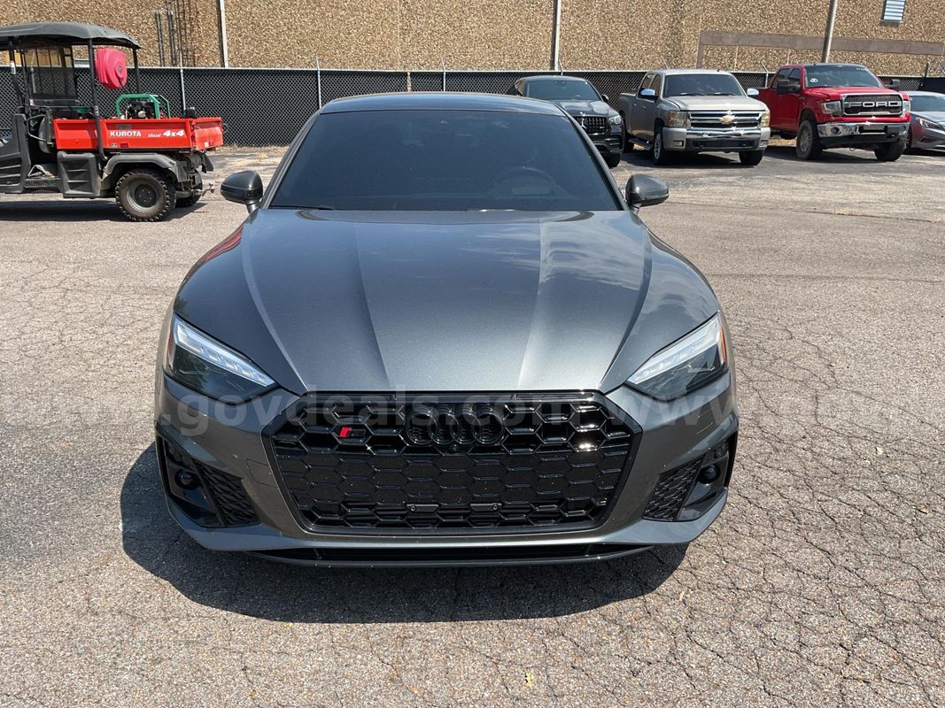 2025 Audi S5 ( HAS TITLE)