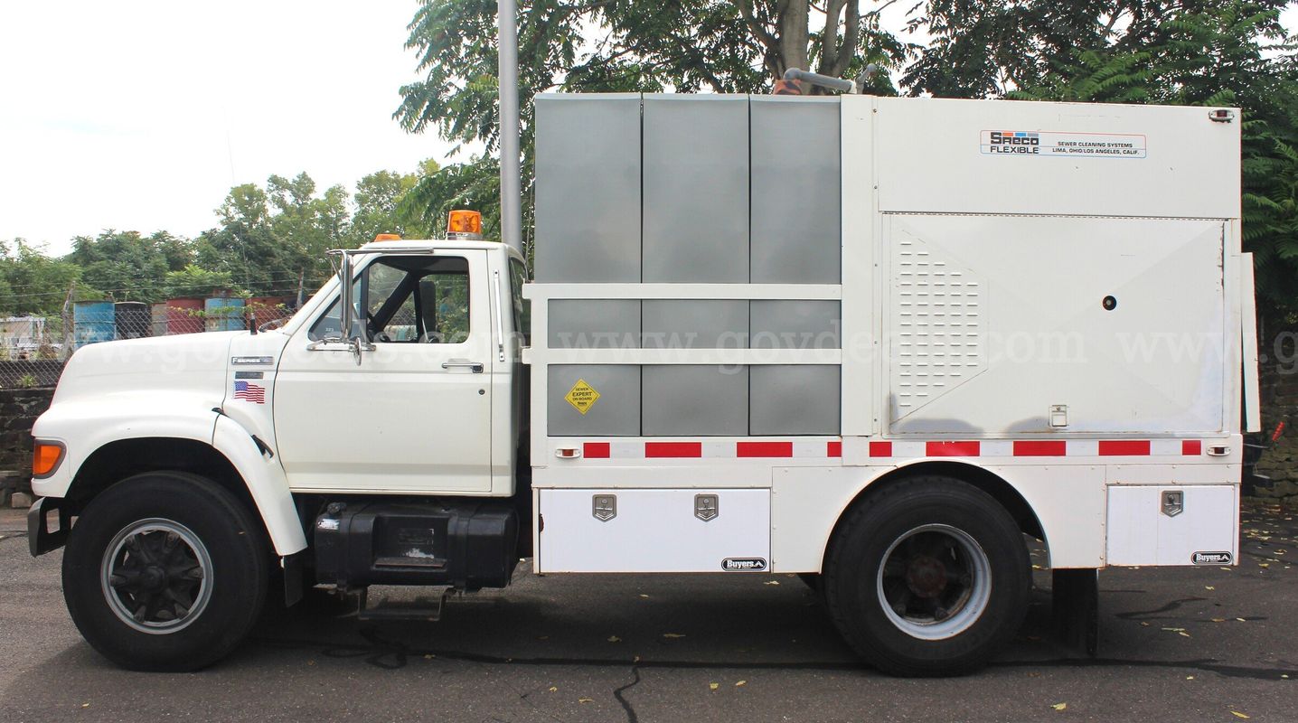 1995 Ford F700 Sewer Cleaner/Pumping Truck