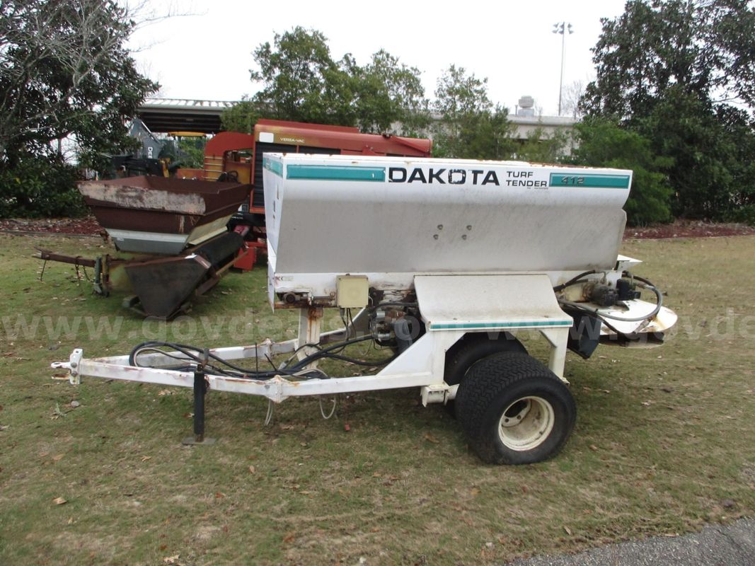TENDER TURF 412, DAKOTA, WITH E H CONTROLS, LOT 9163, AR26028765-005R