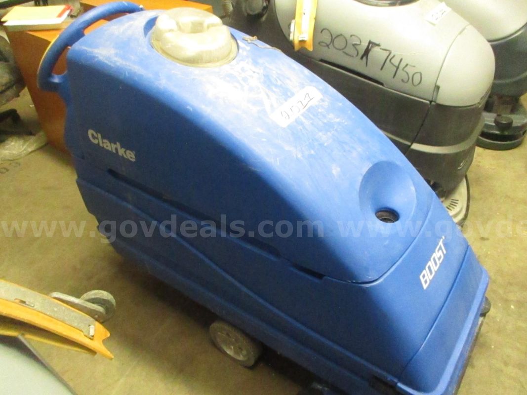 FLOOR MACHINE, CLARKE BOOST, LOT 2011, AR27007637-003
