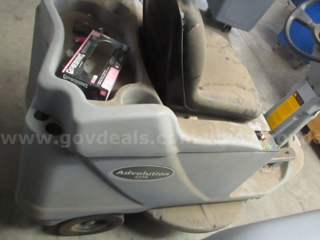 FLOOR MACHINE, ADVANCED, ADVOLUTION 2710, LOT 1012, AR27007637-007