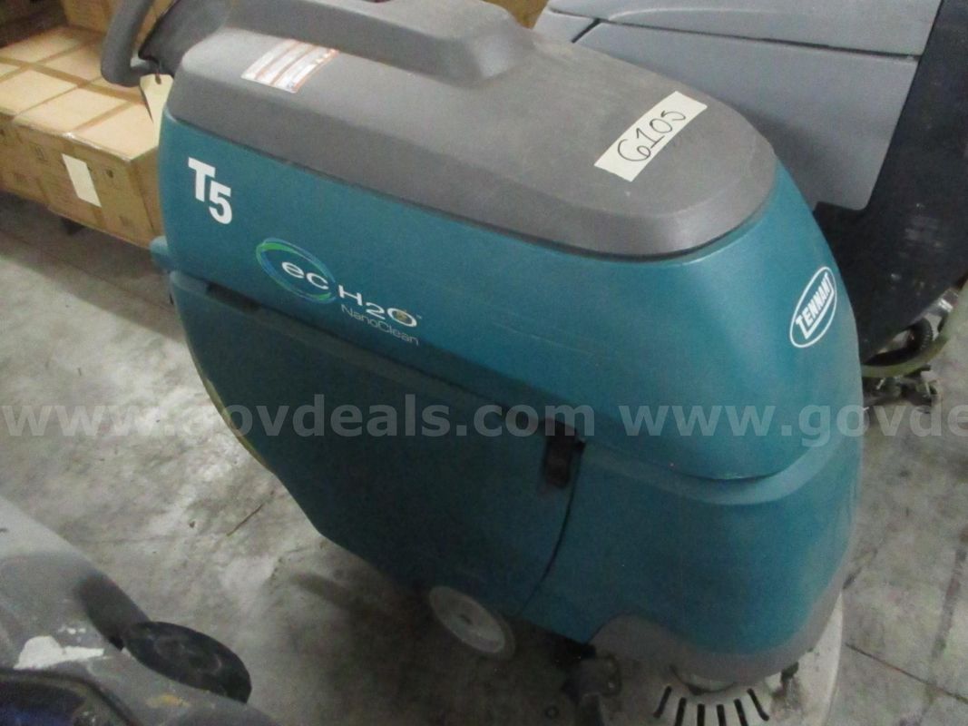 FLOOR MACHINE, TENNANT, NANOCLEAN, LOT 6105, AR27007637-013