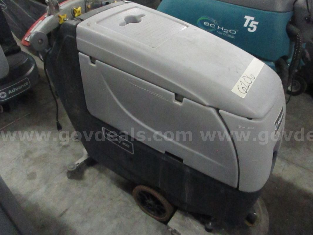 FLOOR MACHINE, ADVANCED, ADFINITI 200, LOT 6106, AR27007637-014