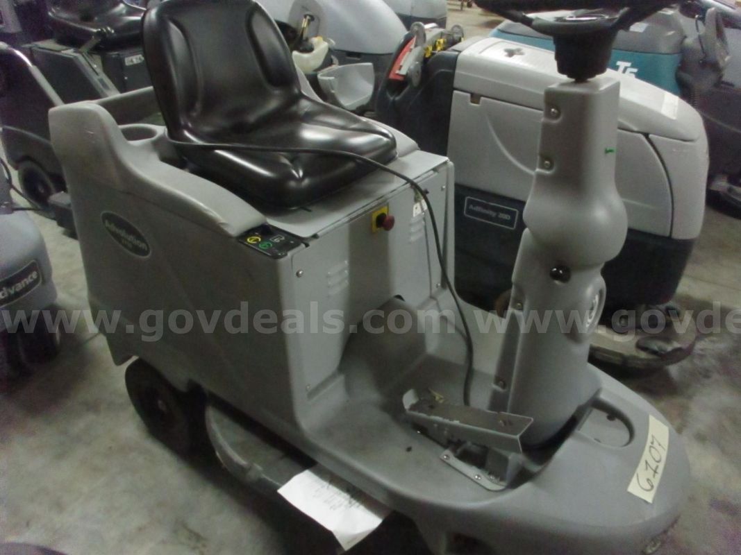 FLOOR MACHINE, ADVANCED, ADVOLUTION, 2710, LOT 6107, AR27007637-015