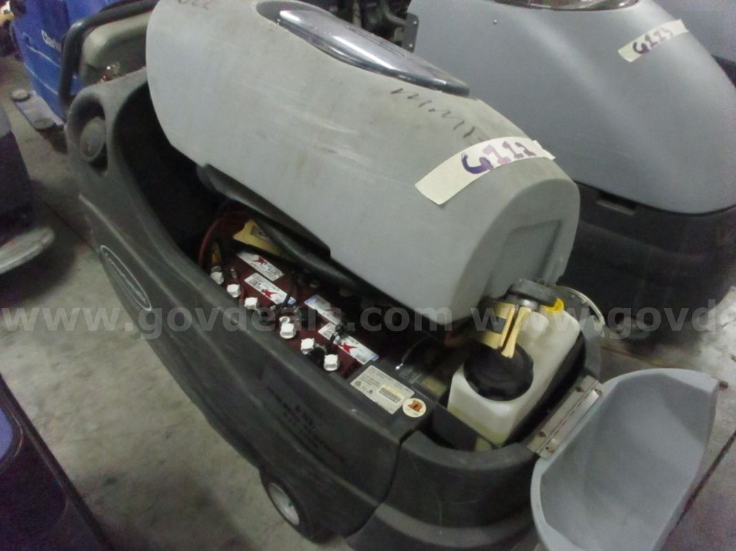 FLOOR MACHINE, CONVERTAMATIC, AXP, LOT 6112, AR27007637-020