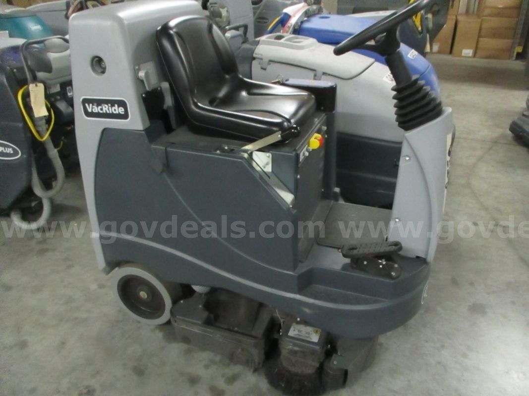 FLOOR MACHINE, ADVANCED, VACRIDE, LOT 6115, AR27007637-023