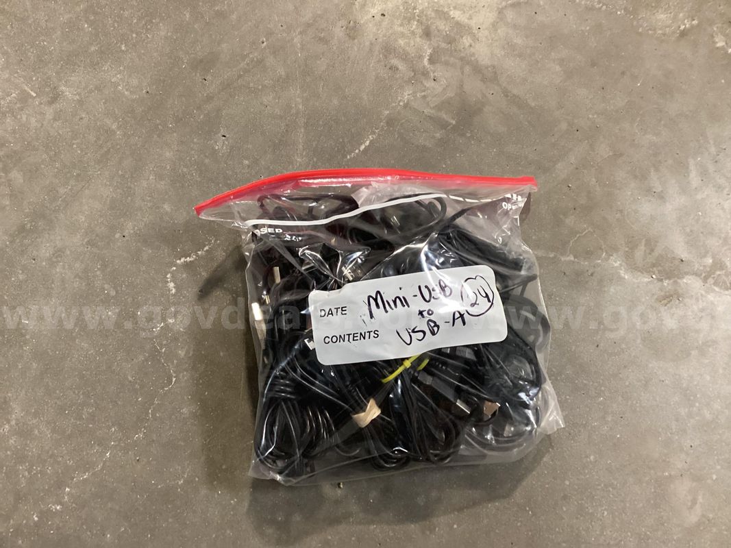 Adaptors/ Cables (lot of 24)
