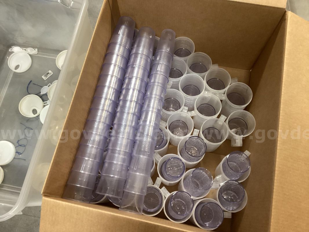 Cups, Lot of 128, Plastic, 3 sizes