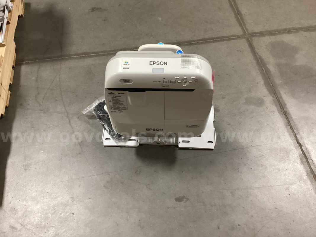 Projector and Mount
