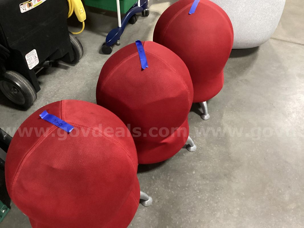 Chairs lot of (3)