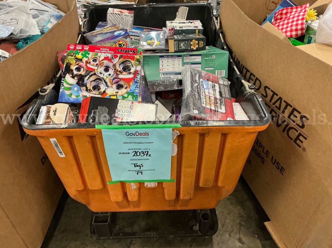 Collectibles: "Toys, Games and Puzzles" (JUN26-2037X)