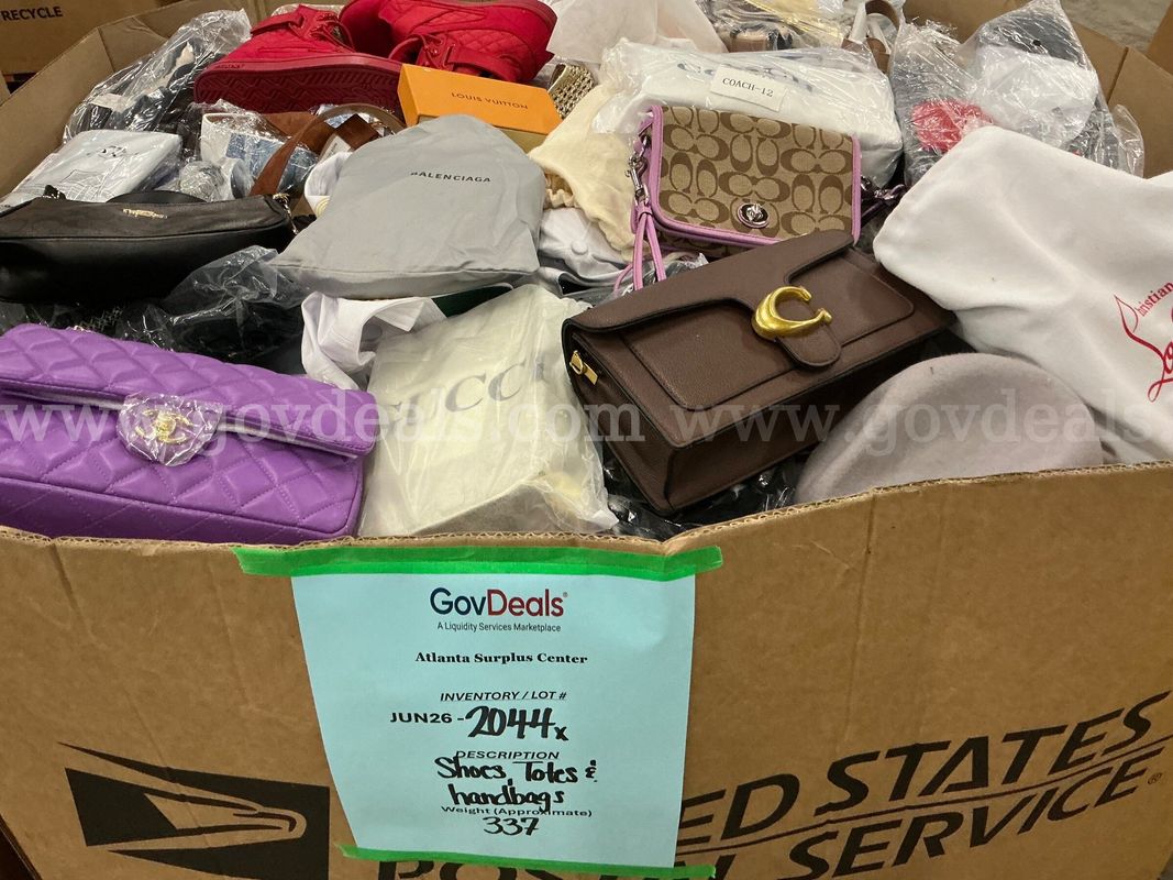 Apparel: Manually Sorted "Shoes, Handbags and Totes" (JUN26-2044X)